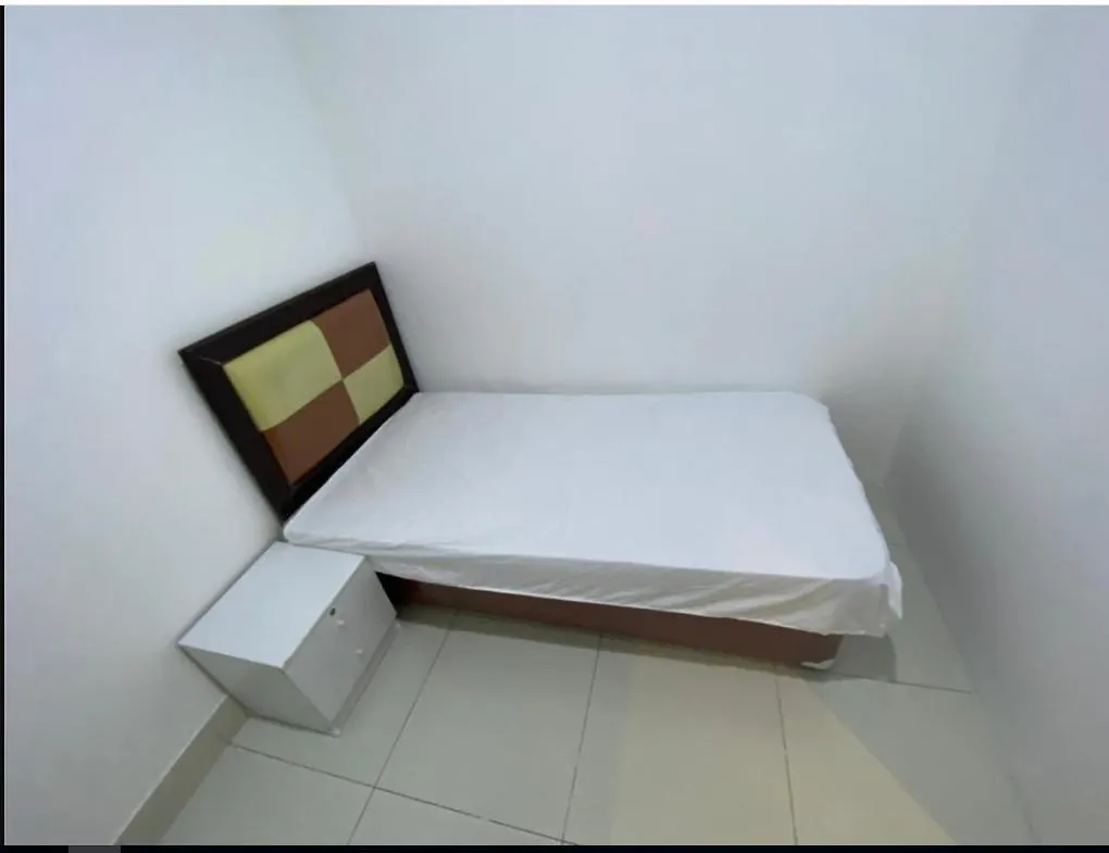 Economical Rooms For Rent In Dubai 0*,