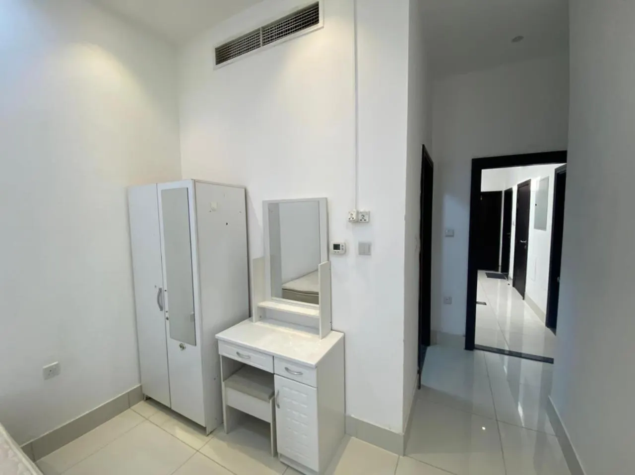 Economical Rooms For Rent In Dubai 0*,